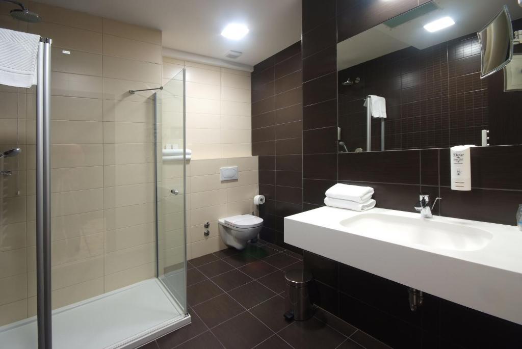 Hotel Park Doboj Buitenkant foto