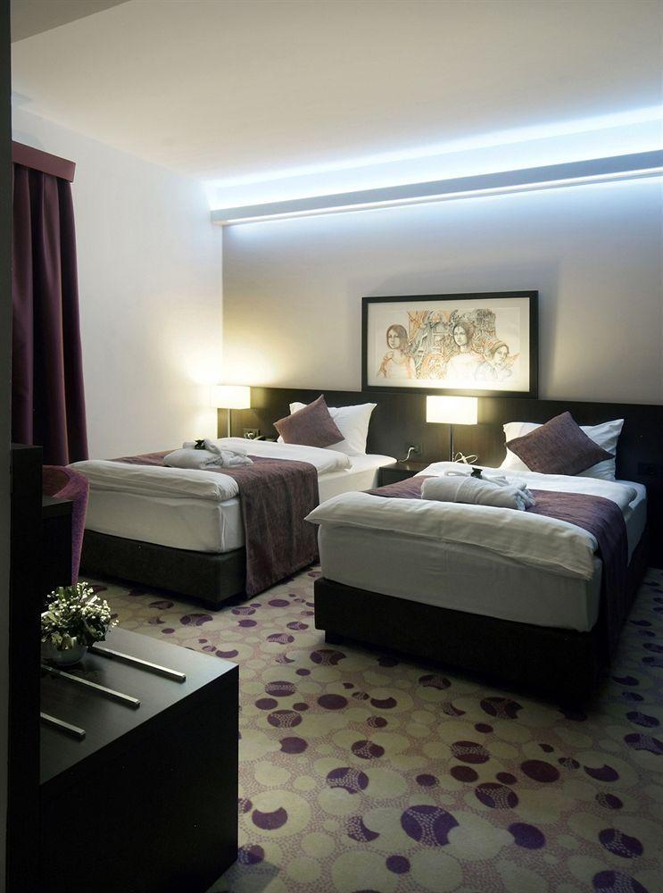Hotel Park Doboj Buitenkant foto