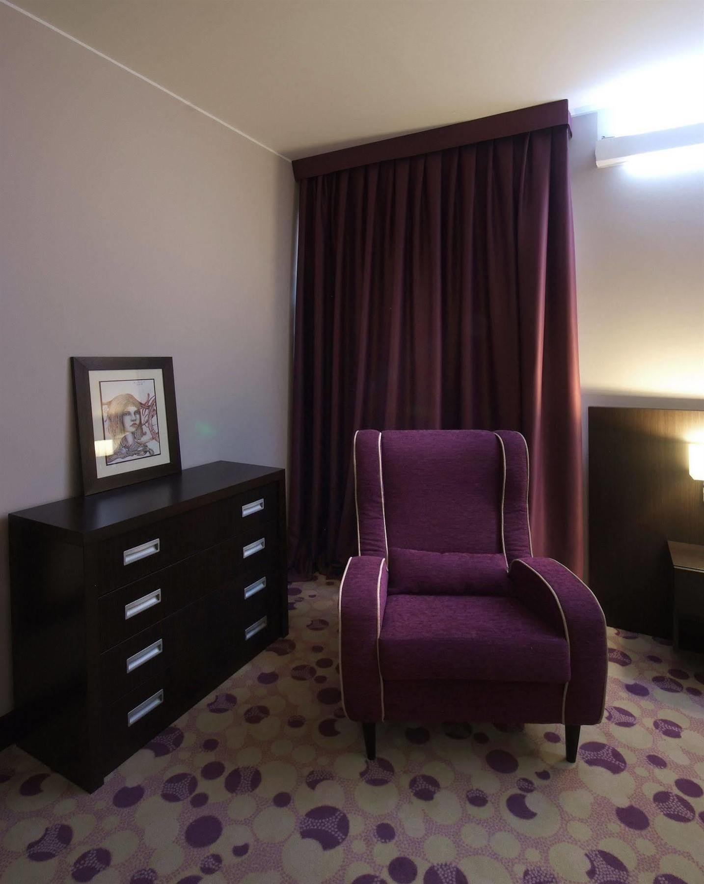 Hotel Park Doboj Buitenkant foto